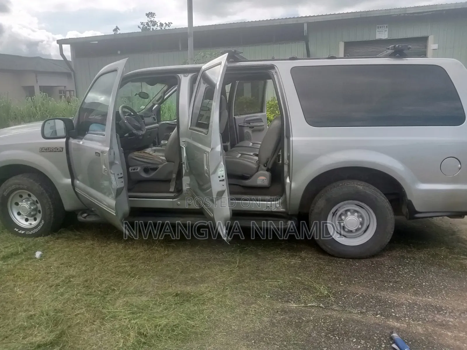 Ford Excursion 2000 Gray