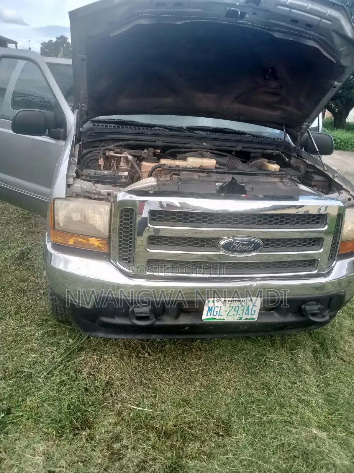 Ford Excursion 2000 Gray