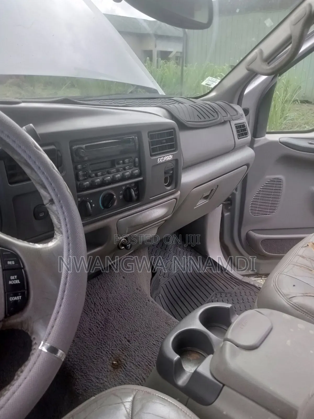 Ford Excursion 2000 Gray