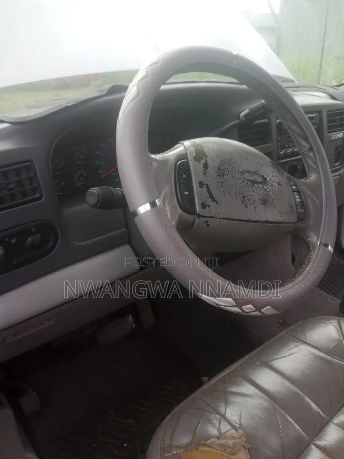 Ford Excursion 2000 Gray
