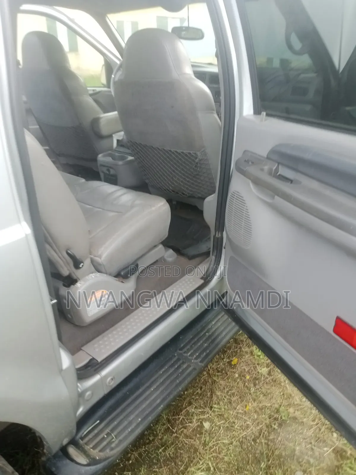 Ford Excursion 2000 Gray
