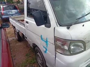 Daihatsu Hijet 2005 White