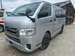 Toyota HiAce 2012 Silver