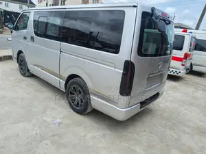 Toyota HiAce 2012 Silver