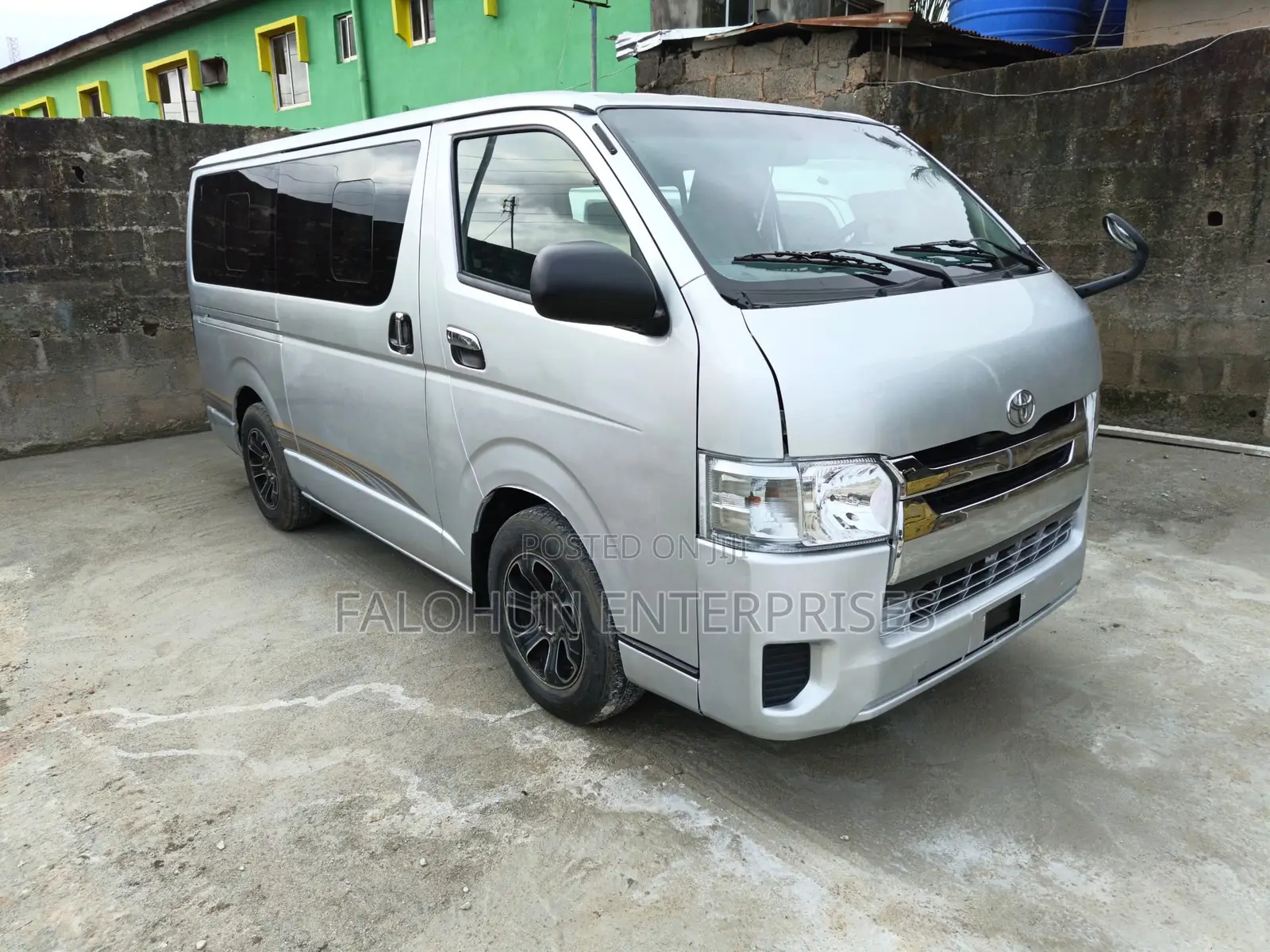 Toyota HiAce 2012 Silver