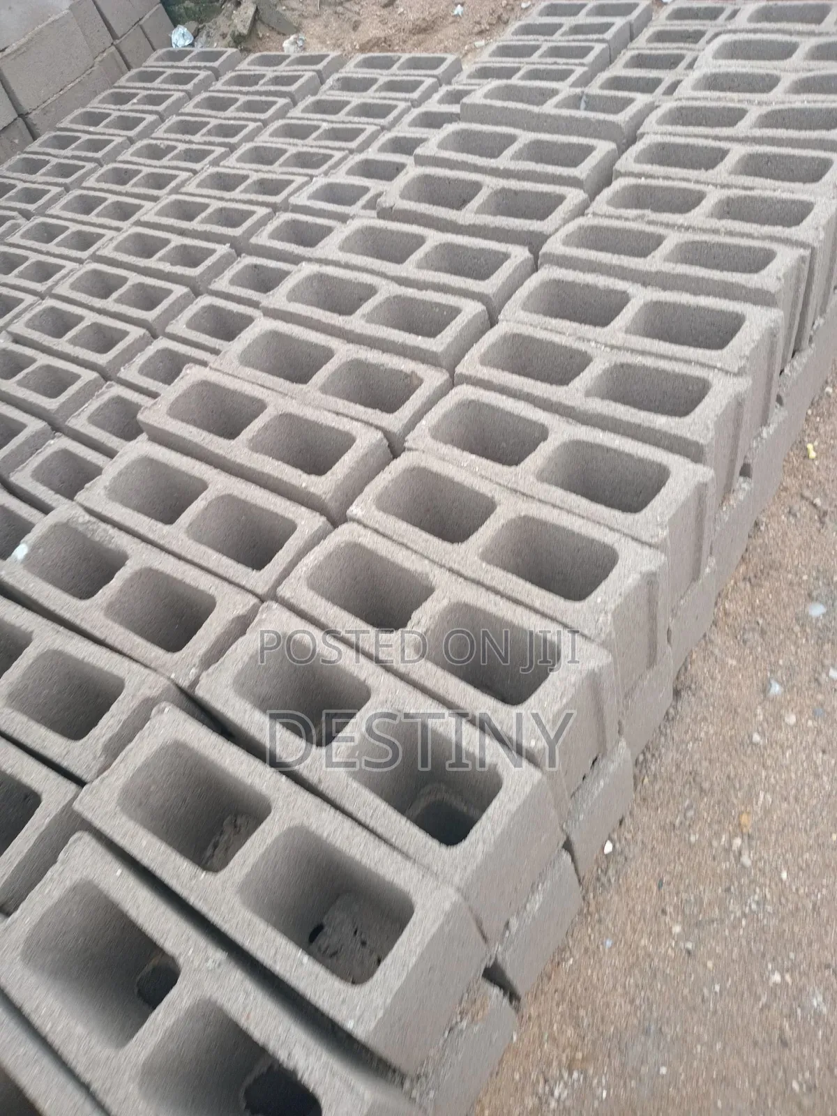 Major Block Distributor