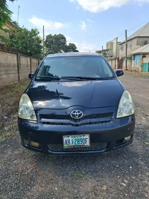 Toyota Verso 2009 Gray