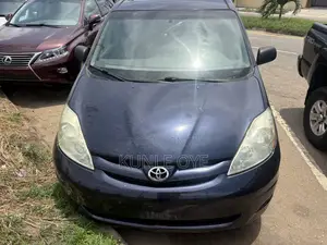 Toyota Sienna LE FWD 2006 Blue