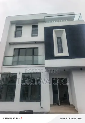 5bdrm Duplex in Anthony Village for rent