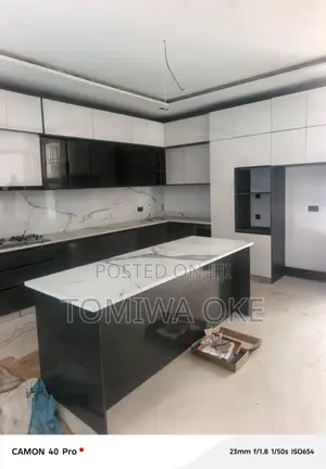 5bdrm Duplex in Anthony Village for rent