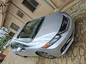 Honda Civic 1.8 5 Door Automatic 2012 Silver