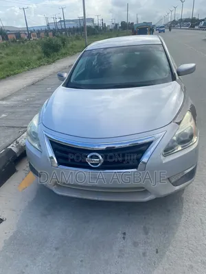 Nissan Altima Sedan 2.5 S 2013 Silver