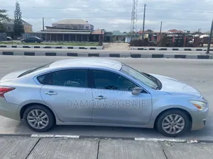 Nissan Altima Sedan 2.5 S 2013 Silver