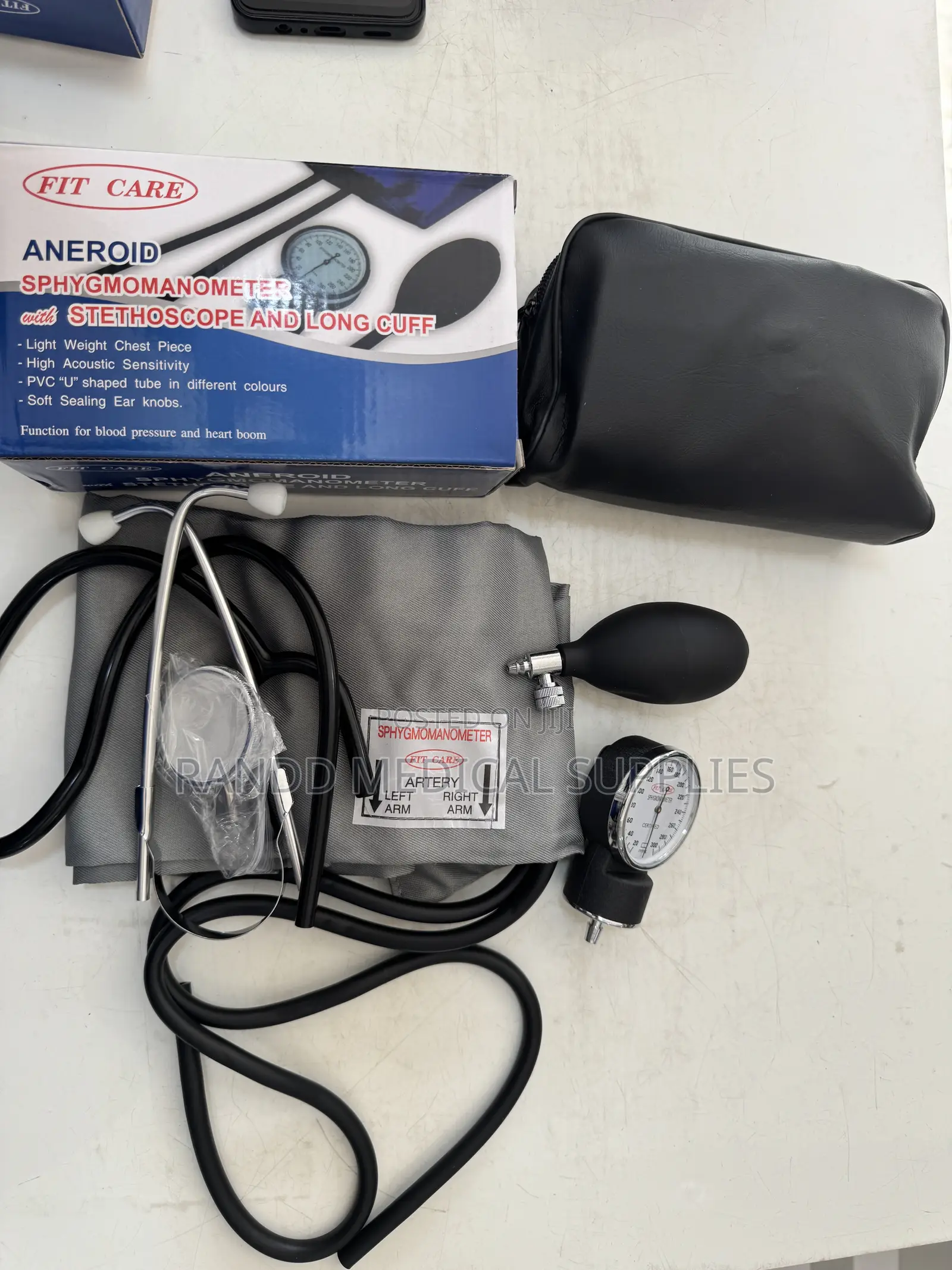 Aneroid Sphygmomanometer With Stethoscope and Long Cuff