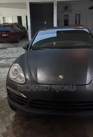 Porsche Cayenne S 4dr SUV AWD (4.8L 8cyl 8A) 2014 Black