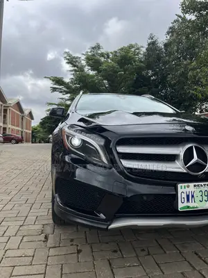 Mercedes-Benz GLA 250 2015 Black