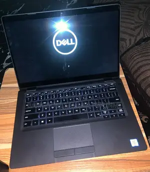 Laptop Dell Latitude 5300 2-in-1 8GB Intel Core i7 SSD 256GB