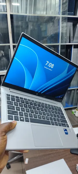 Laptop HP EliteBook 630 G10 32GB Intel Core i7 SSD 512GB