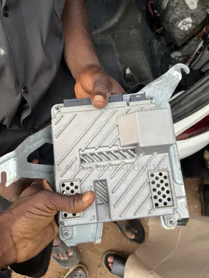 W205 Radio Amplifier