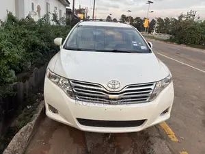 Toyota Venza XLE 2011 White
