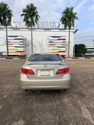 Lexus ES 350 2010 Gold