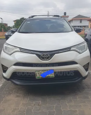 Toyota RAV4 XLE 4dr SUV (2.5L 4cyl 6A) 2015 White
