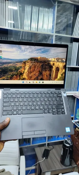 Laptop Dell Latitude 5300 2-in-1 16GB Intel Core i7 SSD 256GB
