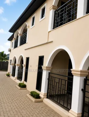 3bdrm Block of Flats in Army Estate, Warri for sale