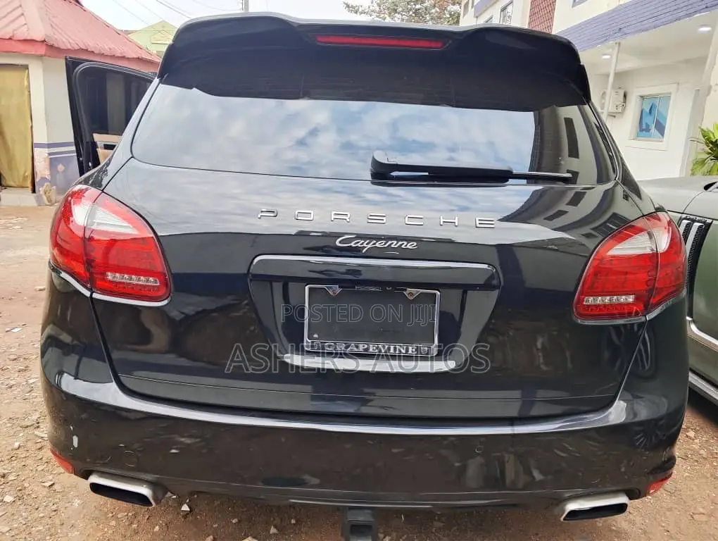 Porsche Cayenne S 2012 Black