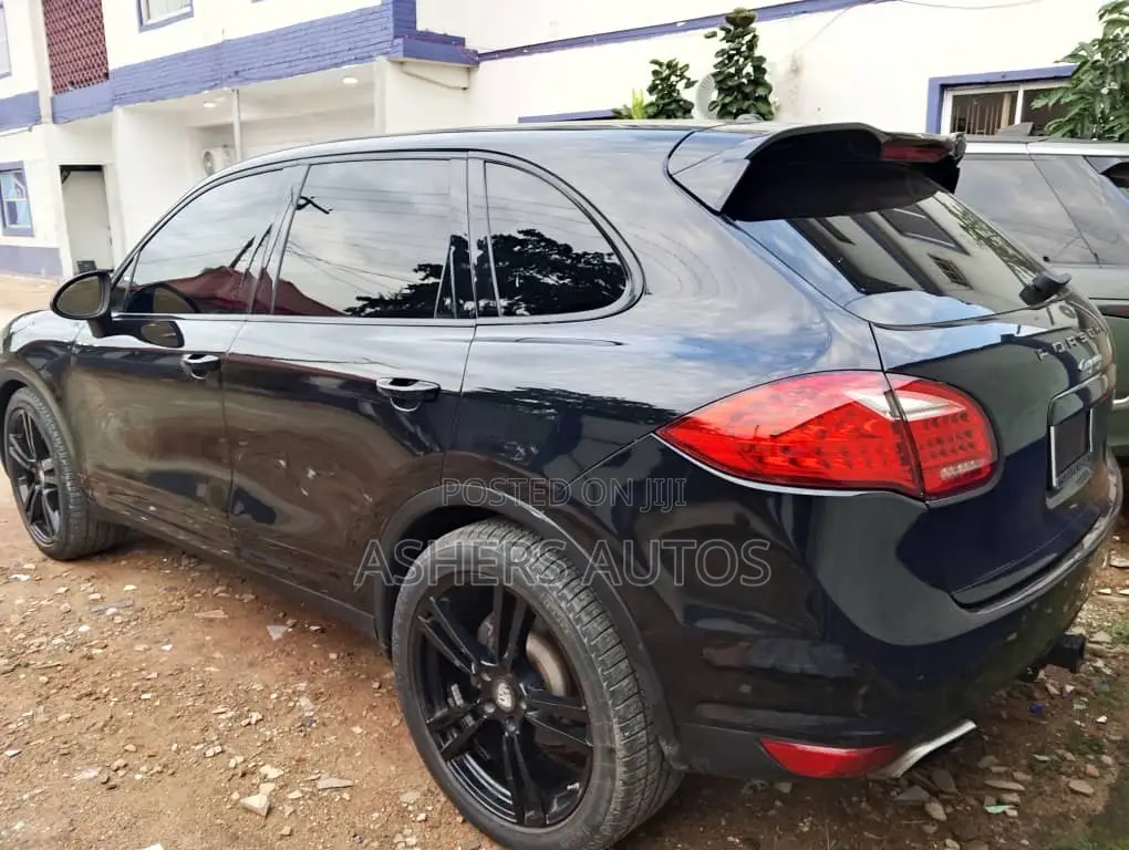 Porsche Cayenne S 2012 Black