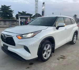 Toyota Highlander LE AWD 2020 White