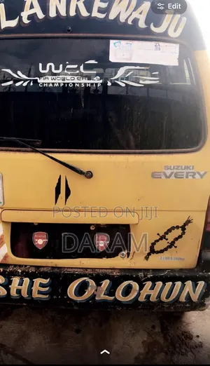 Suzuki APV Minibus 2015 Yellow