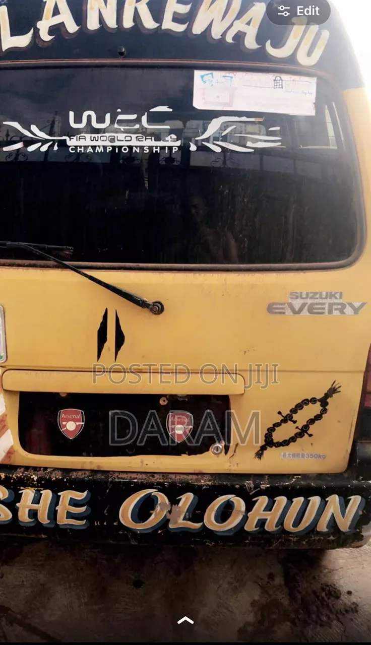 Suzuki APV Minibus 2015 Yellow