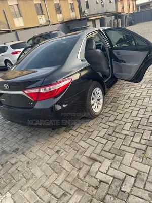 Toyota Camry XLE 4dr Sedan w/Prod. End 11/13 (2.5L 4cyl 6A) 2014 Black