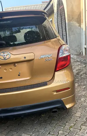 Toyota Matrix 2009 Gold