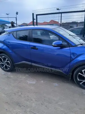 Toyota C-HR XLE Prermium FWD (2.0L 4cyl 2AM) 2018 Blue