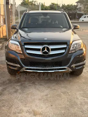 Mercedes-Benz GLK-Class Base GLK 350 4dr AWD 4MATIC (3.5L 6cyl 7A) 2015