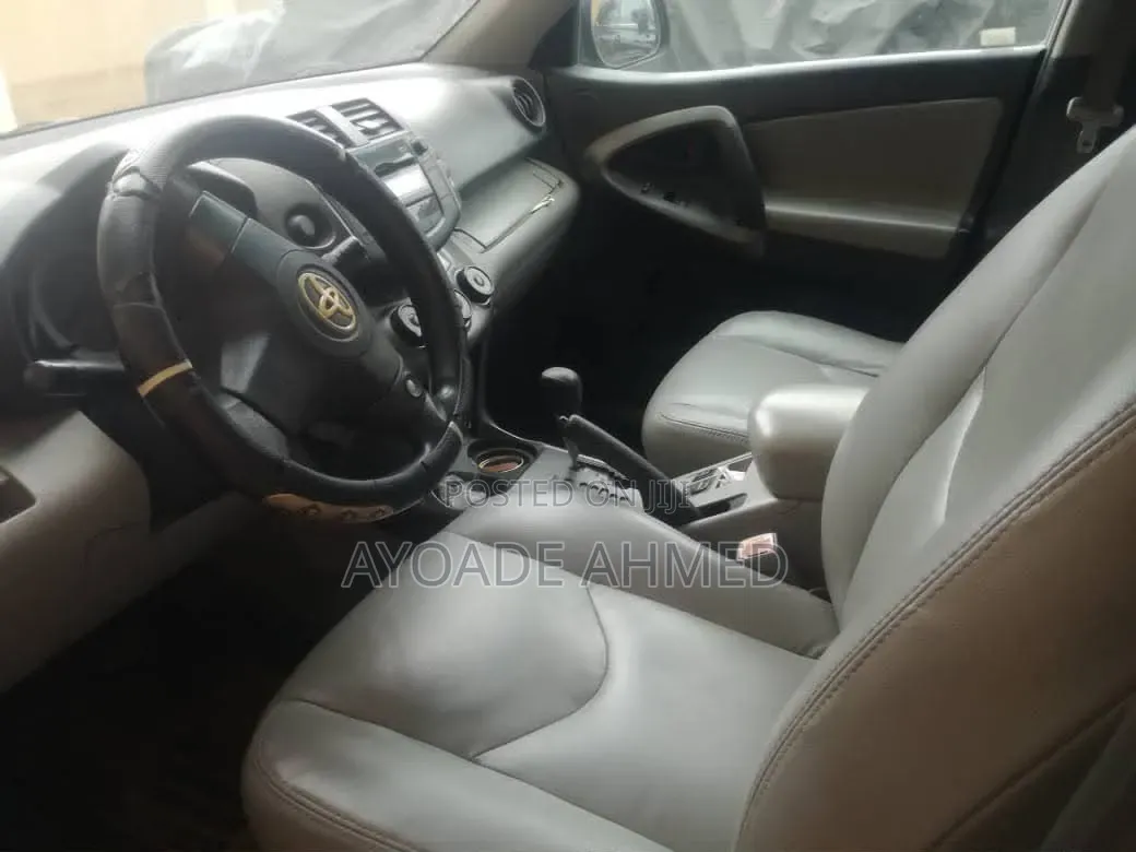 Toyota RAV4 2012 Silver