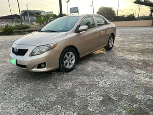 Toyota Corolla 2010 Gold
