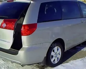 Toyota Sienna Van for Renting / Hire in Lagos