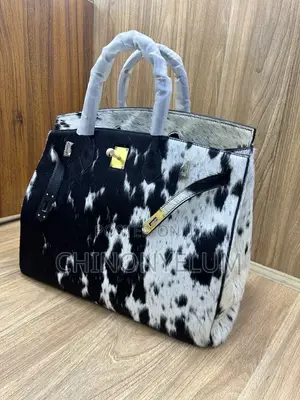 Stylish Ladies Handbag – Classy & Quality Fashion Bag