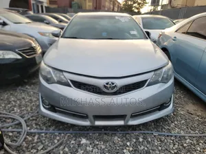 Toyota Camry SE 4dr Sedan (2.5L 4cyl 6A) 2014 Silver