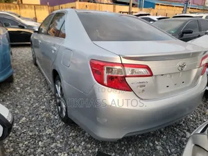 Toyota Camry SE 4dr Sedan (2.5L 4cyl 6A) 2014 Silver