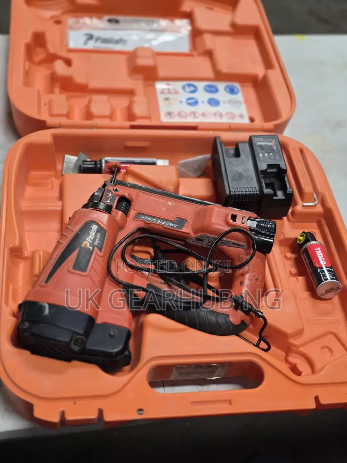 Paslode IM65 F16 Lithium Gas Nail Gun + Battery Charger & Case