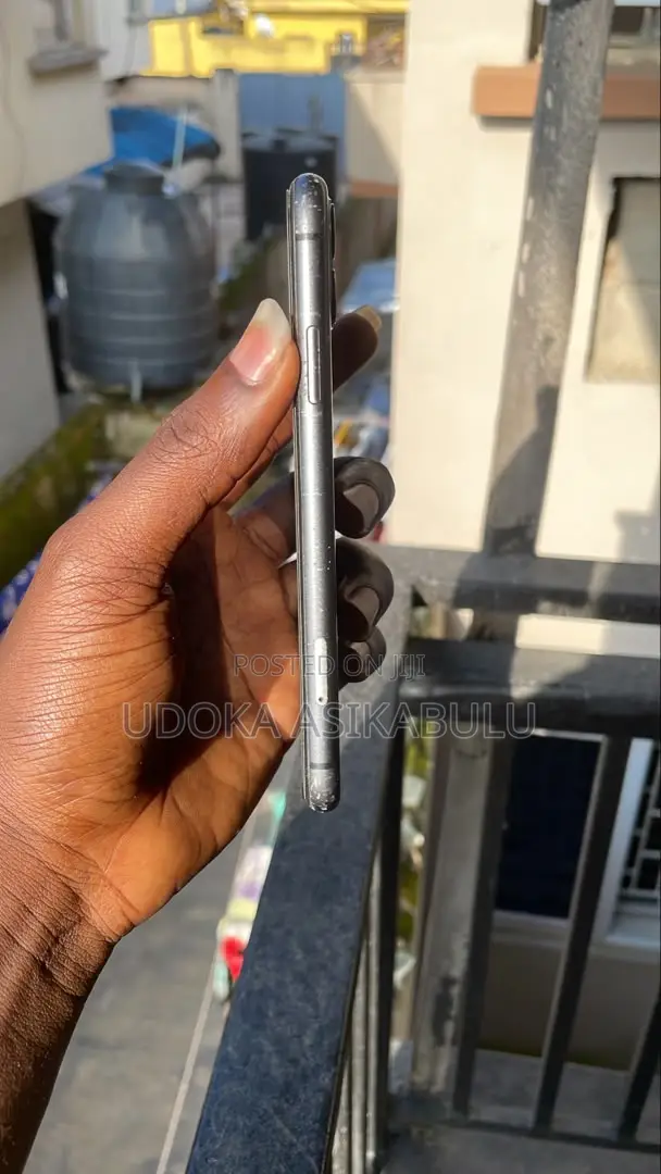 Apple iPhone 11 64 GB Black