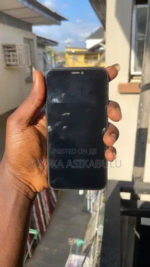 Apple iPhone 11 64 GB Black