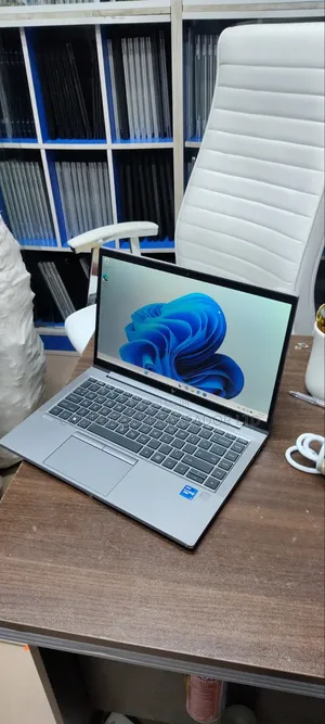 Laptop HP ZBook Firefly G8 16GB Intel Core i7 SSD 512GB