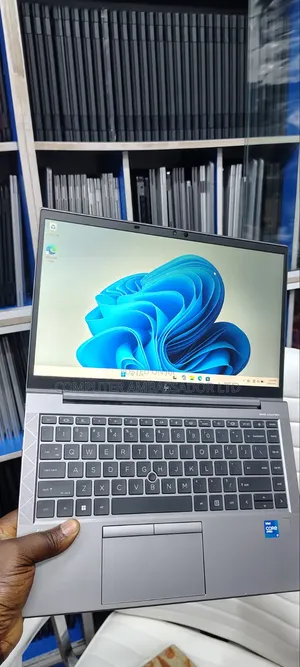 Laptop HP ZBook Firefly G8 16GB Intel Core i7 SSD 512GB