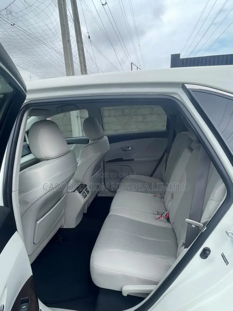 Toyota Venza 2011 White