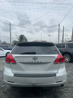 Toyota Venza 2011 White